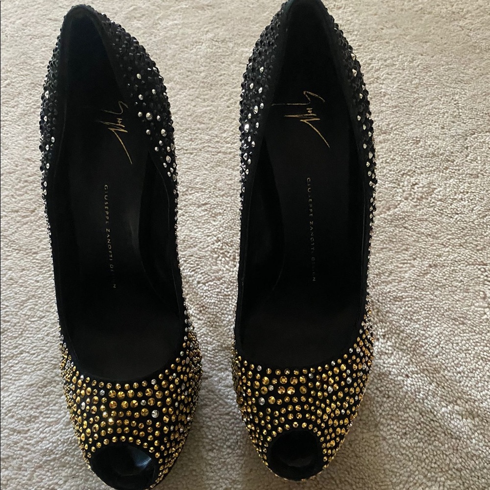 Guiseppe Zanotti Crystal Embellished Suede Peep-Toe Pump